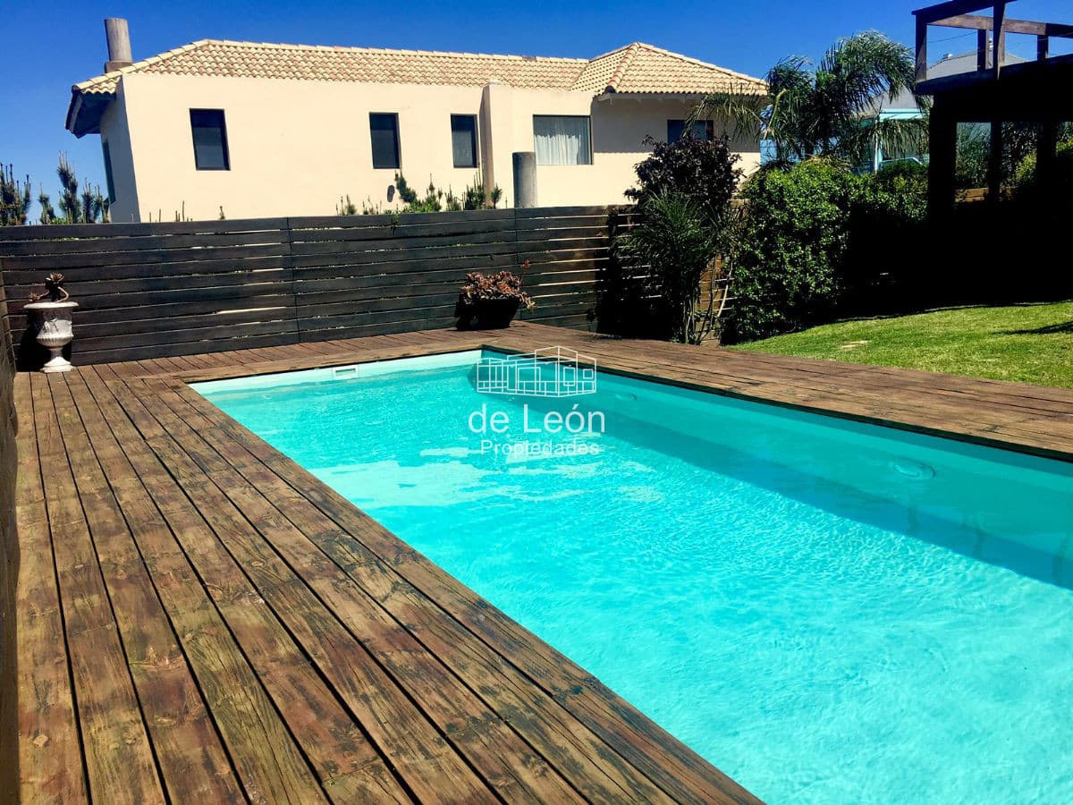 Venta & Alquiler Temporal Casa 3 Dormitorios con piscina en Montoya, La Barra