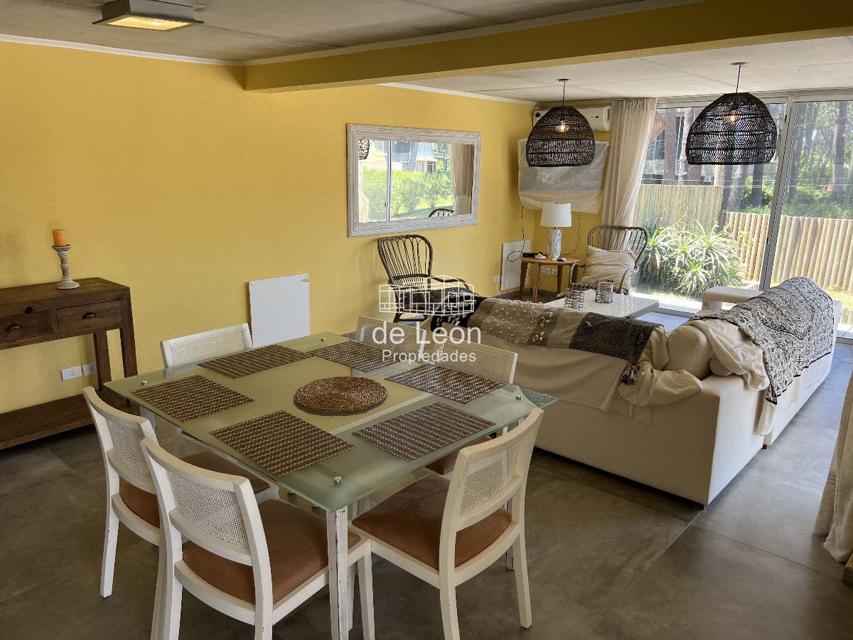 Venta & Alquiler Casa amplia y moderna de 4 Dormitorios en Montoya