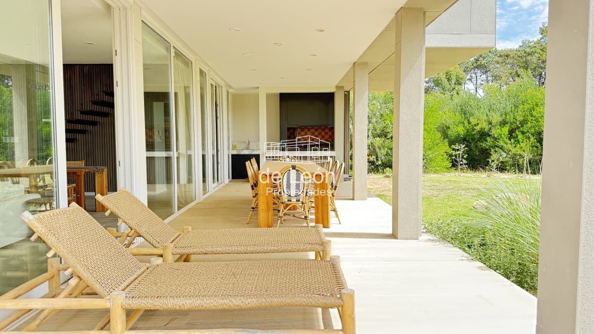 Casa en Venta a estrenar 4 Dormitorios en Reserva Montoya