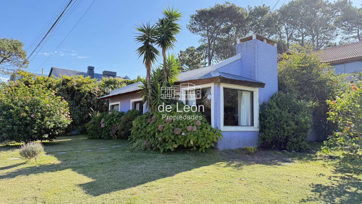 Se alquila encantadora casa en ubicación privilegiada en Montoya, La Barra