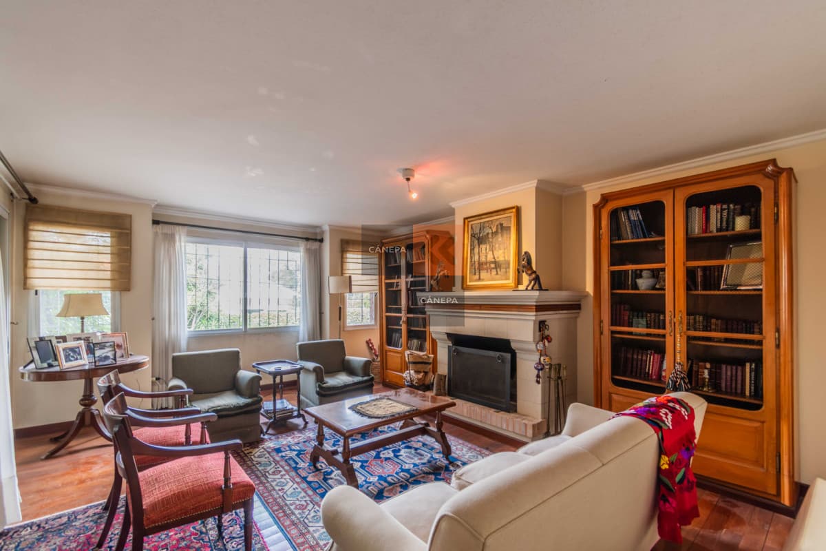 Venta y alquiler apartamento de 2 dormitorios con jardín + parrillero propio en Carrasco Sur