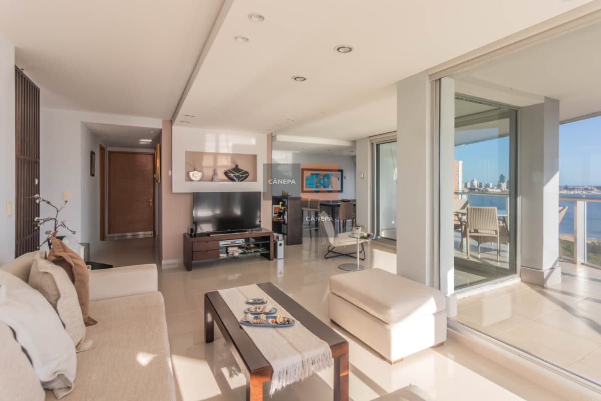 Apartamento en venta de 3 dormitorios Playa Mansa