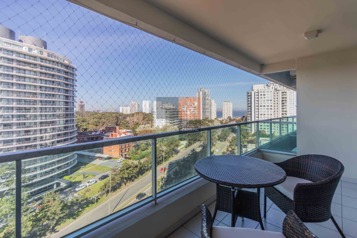 Apartamento de 3 dormitorios en venta a 1 cuadra del shopping