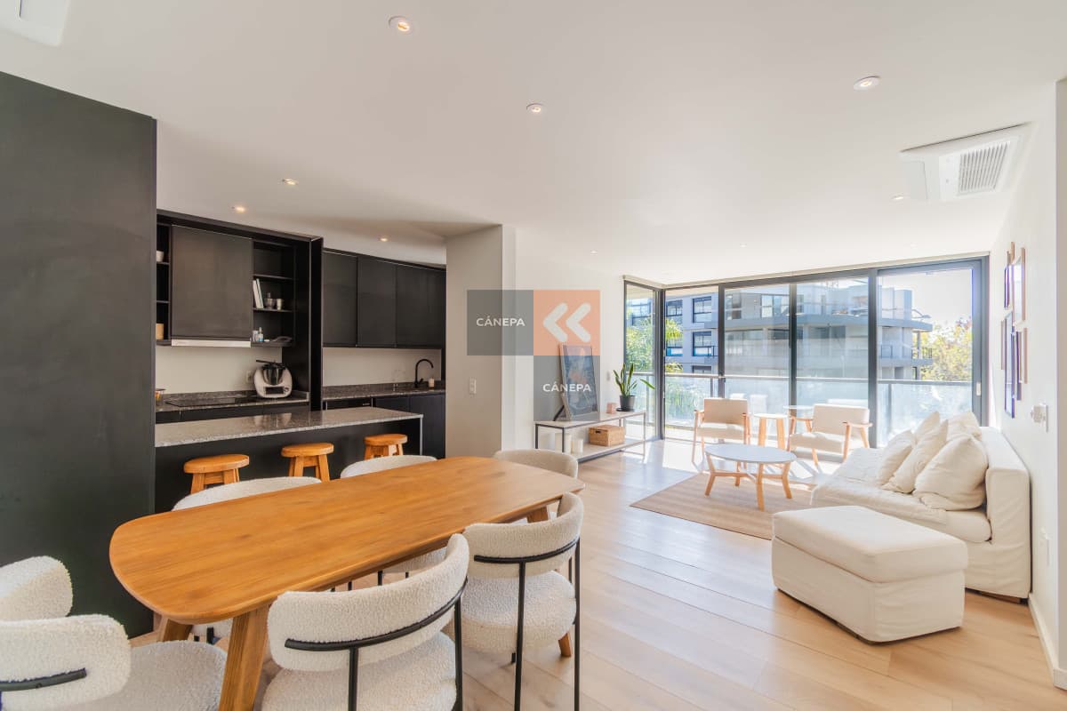Venta con renta apartamento de 3 dormitorios en Barrio Parques