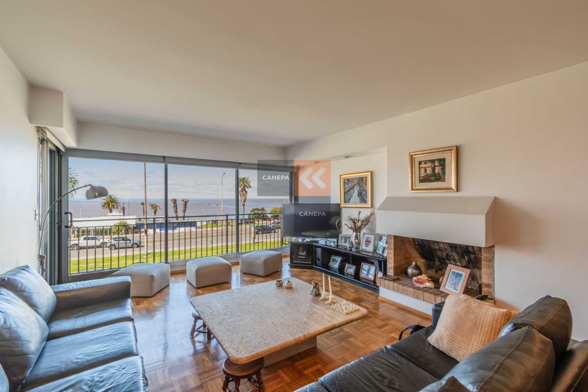 Venta apartamento de 3 dormitorios + servicio en Buceo