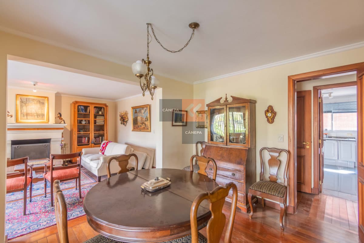 Venta y alquiler apartamento de 2 dormitorios con jardín + parrillero propio en Carrasco Sur