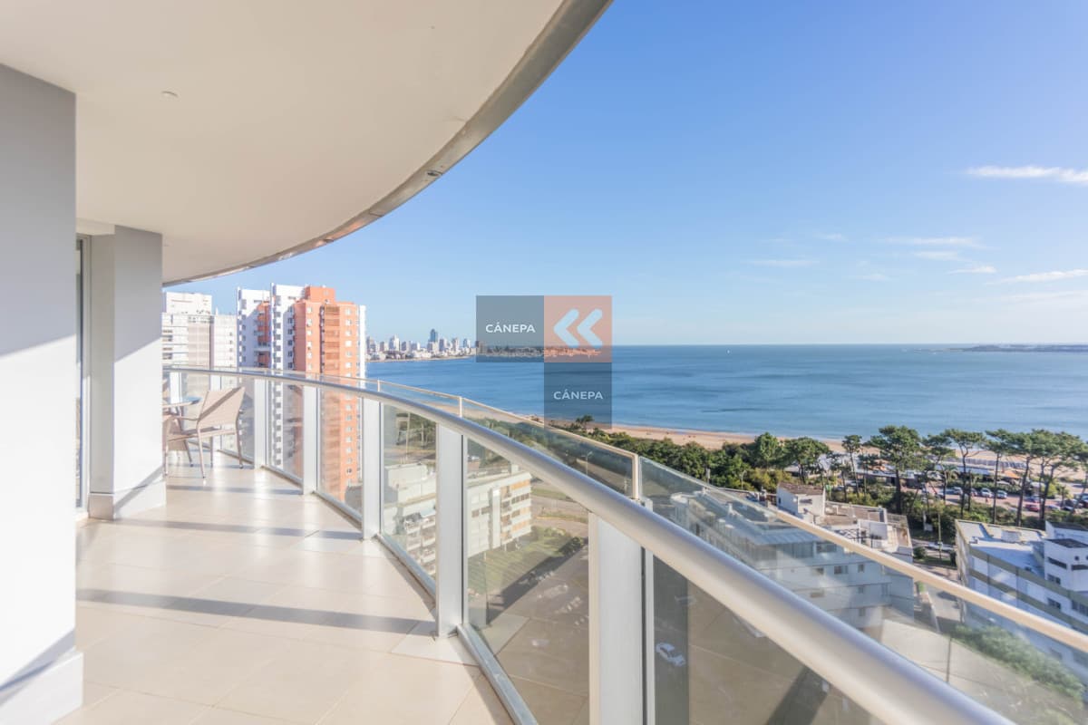 Apartamento en venta de 3 dormitorios Playa Mansa