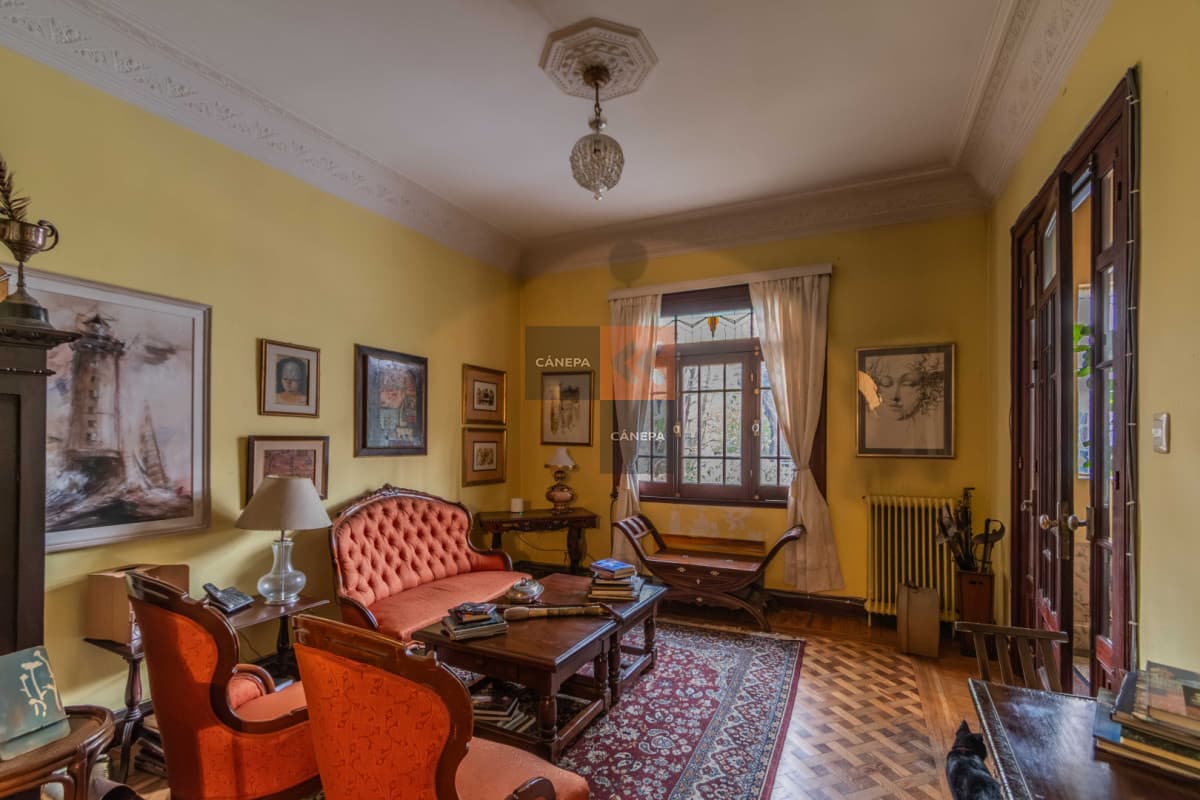 Venta casa de 4 dormitorios + jardín con parrillero en Punta Carretas