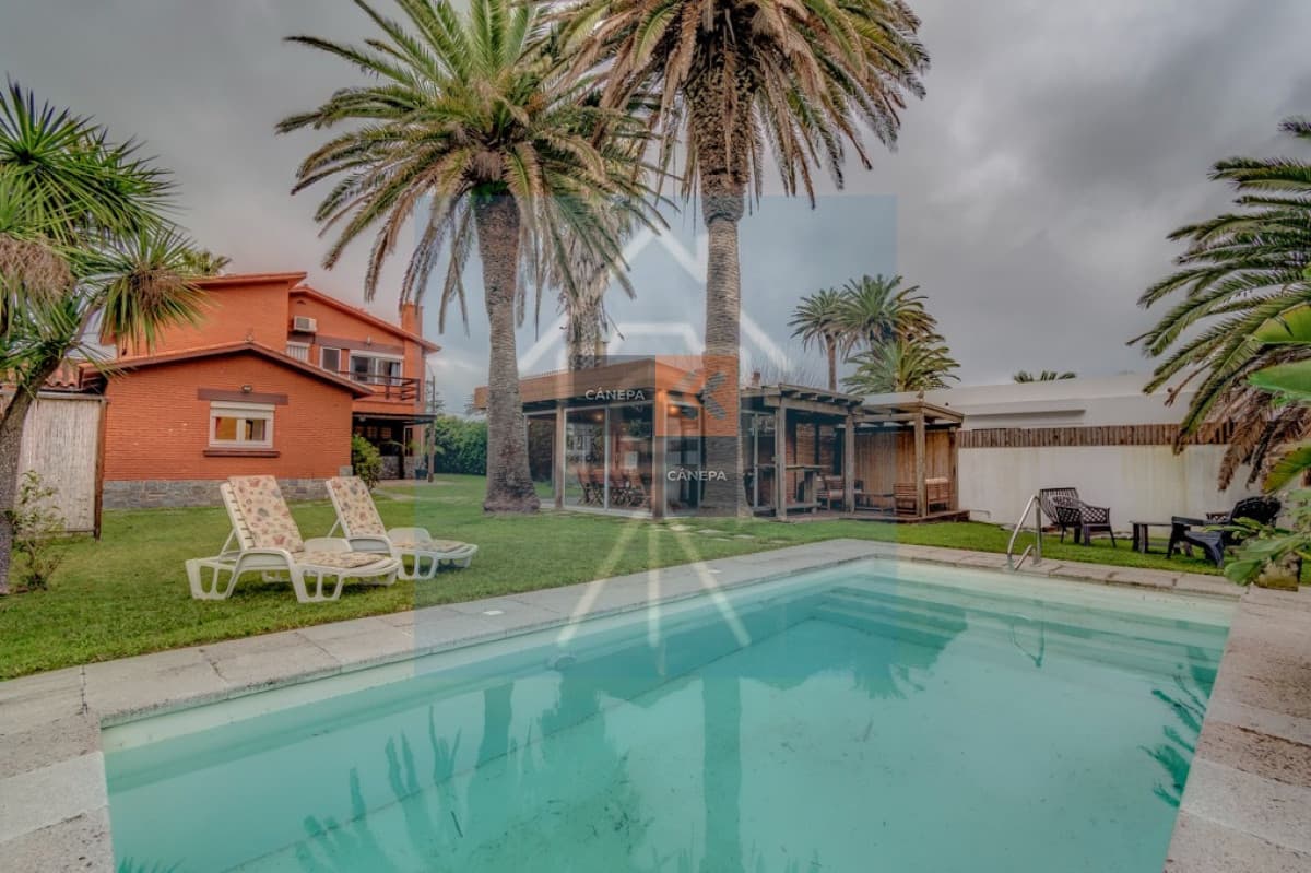 Casa en venta de 5 dormitorios