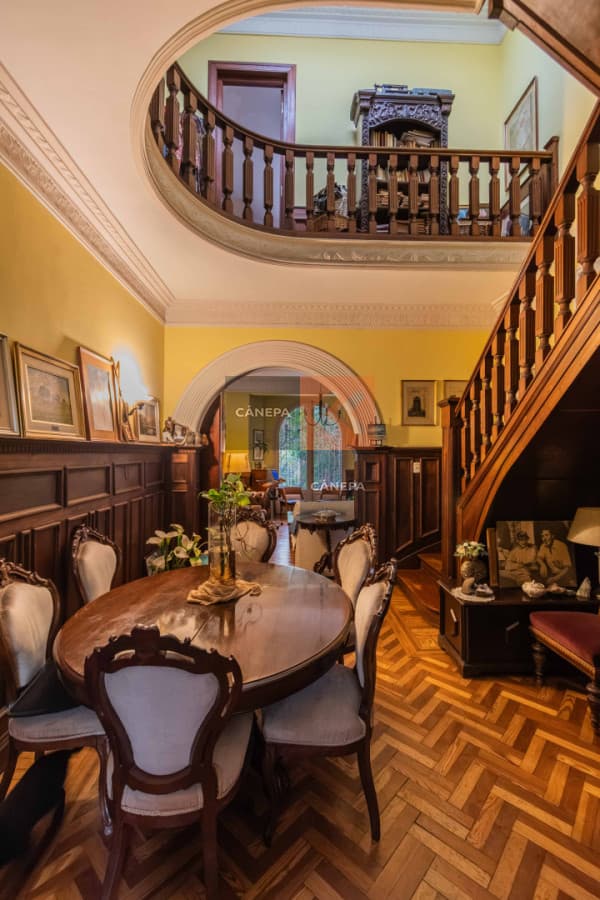 Venta casa de 4 dormitorios + jardín con parrillero en Punta Carretas