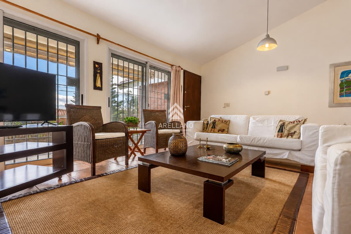 Casa ID.2669 - Casa en Playa Mansa 4 dormitorios cerca del mar
