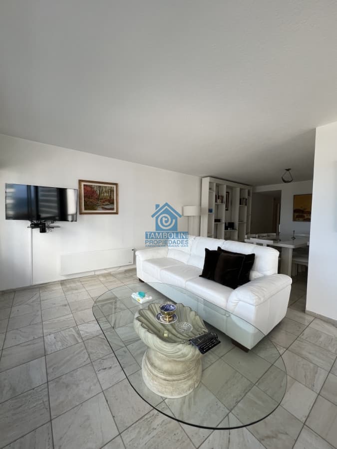 Apartamento ID.510 - Venta de Apartamento Primera Linea Playa Mansa - Punta del Este.