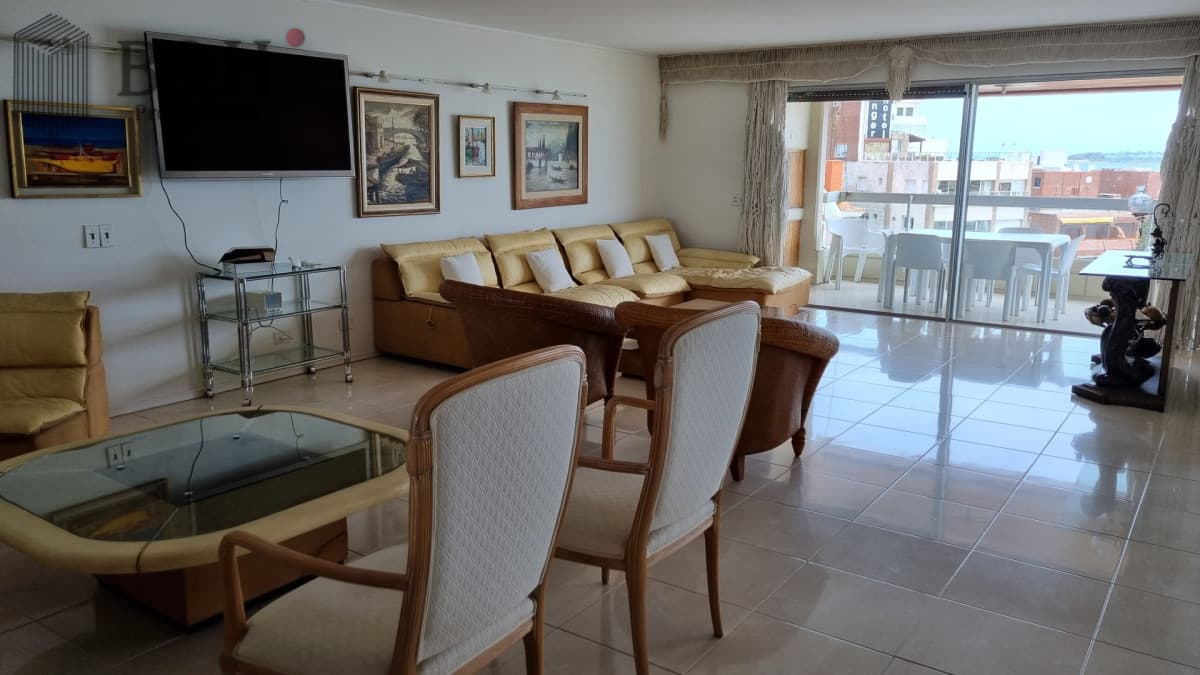 Apartamento en alquiler anual mansa 5 dormitorios en suite