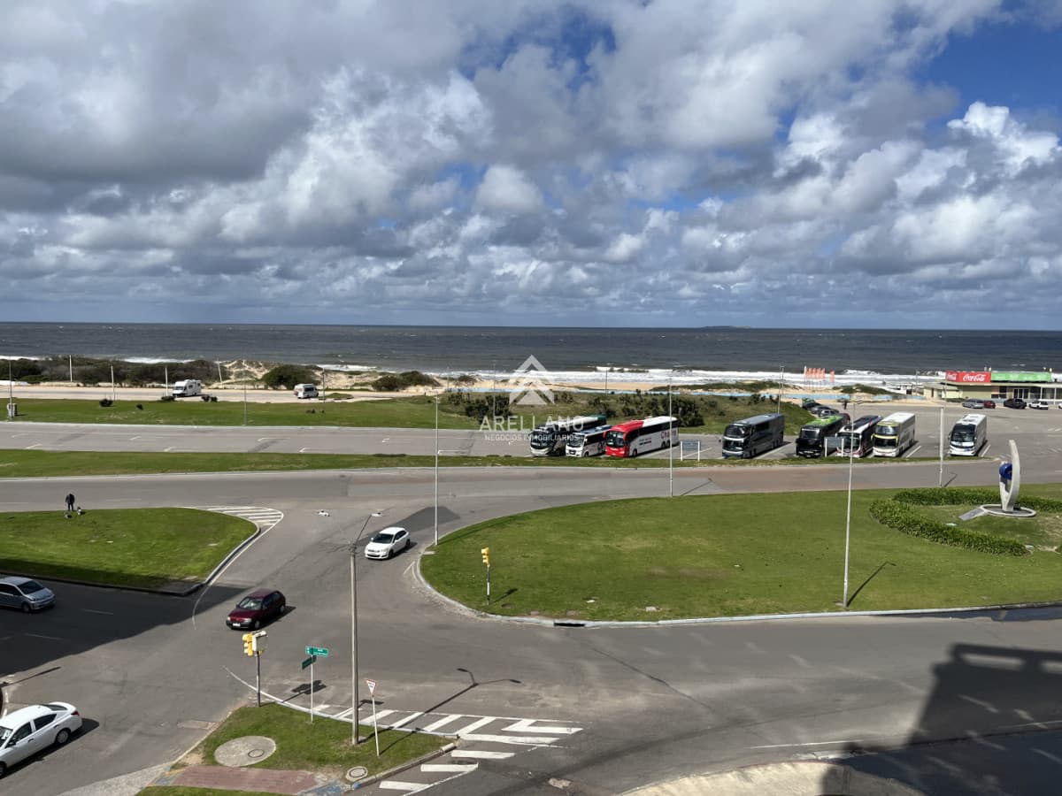 Apartamento ID.7077 - Alquiler Apartamento 2 Dormitorios La Pastora Punta del Este Vista al Mar