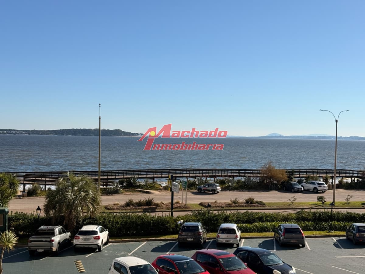 Alquiler de departamento en primera línea.