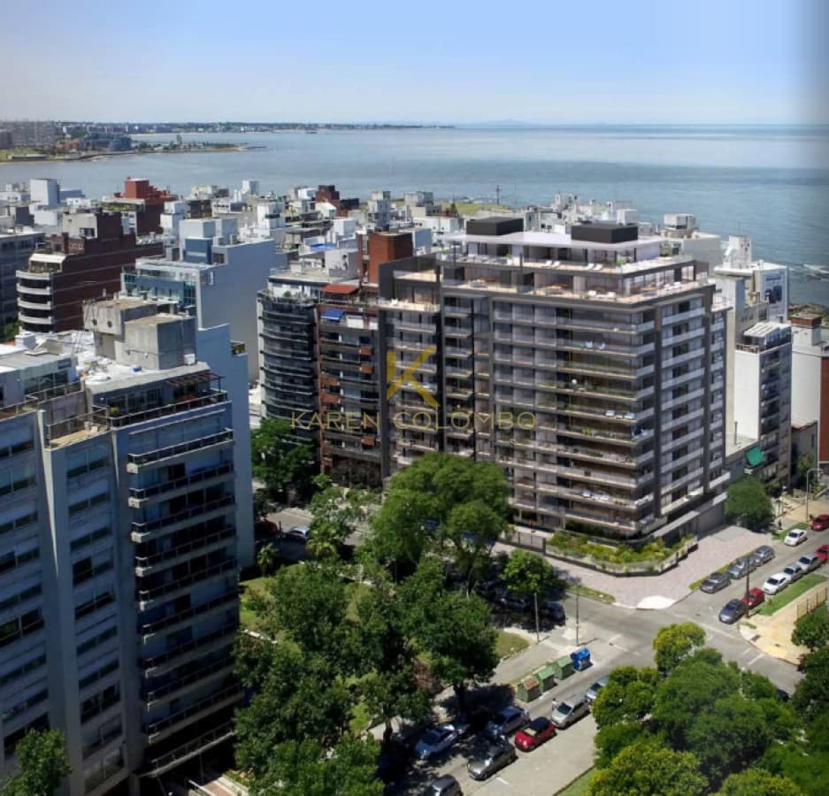 Apartamento de tres dormitorios en venta en Bilú Biarritz, Punta Carretas