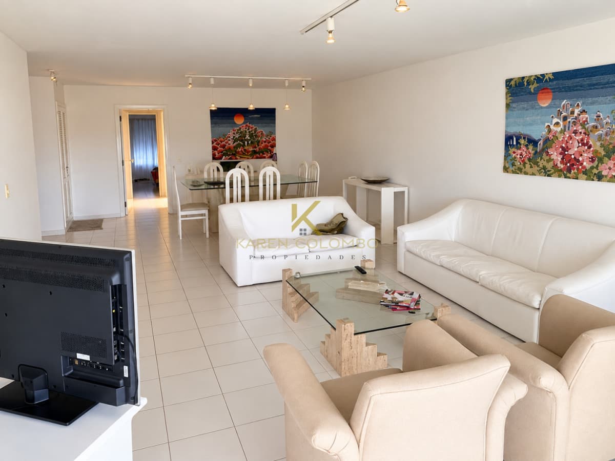 Apartamento en Alquiler de Temporada-3 Dormitorios-Primera Linea Mansa