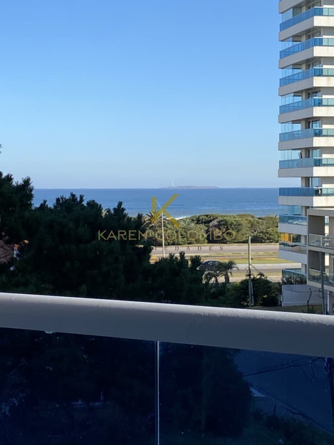Apartamento de 3 dormitorios a metros del mar - Punta del Este