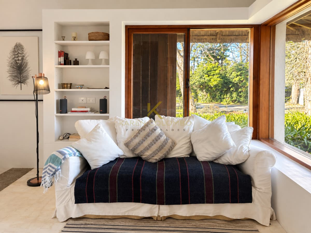 Espectacular casa en Venta y Alquiler Anual-5 dormitorios-Golf