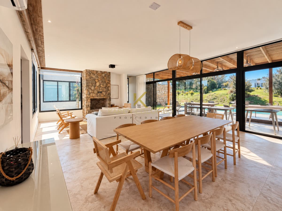 Espectacular casa en Venta y Alquiler temporal en Barrio Privado