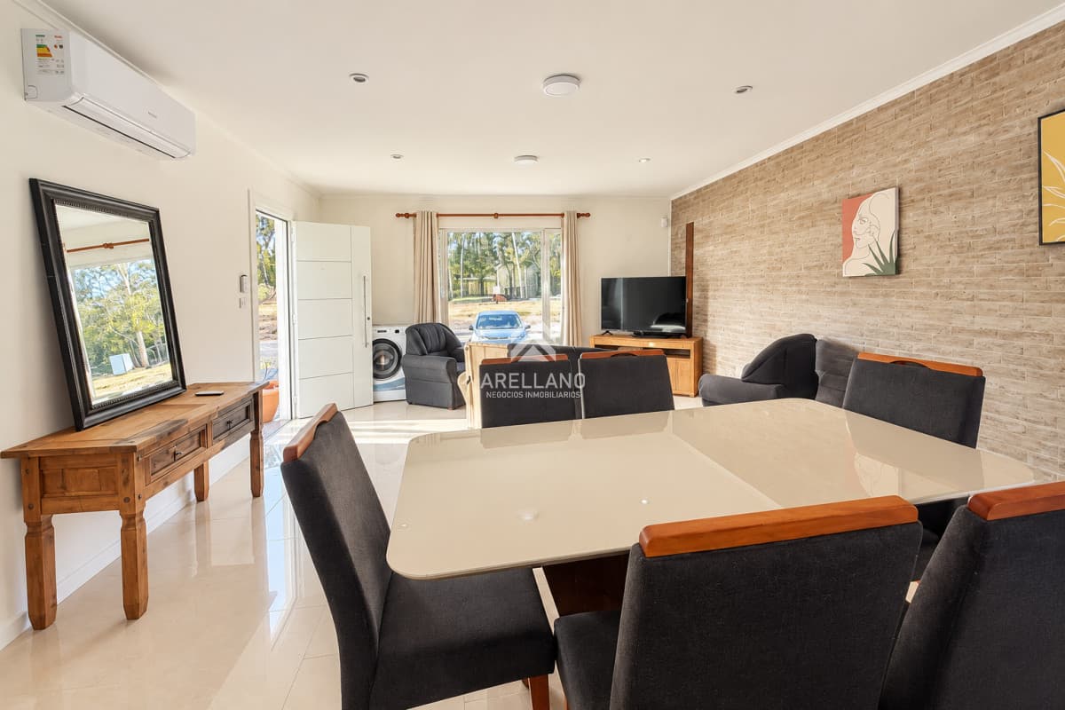 Casa ID.3899 - Venta casa 3 dormitorios en Parque Burnett