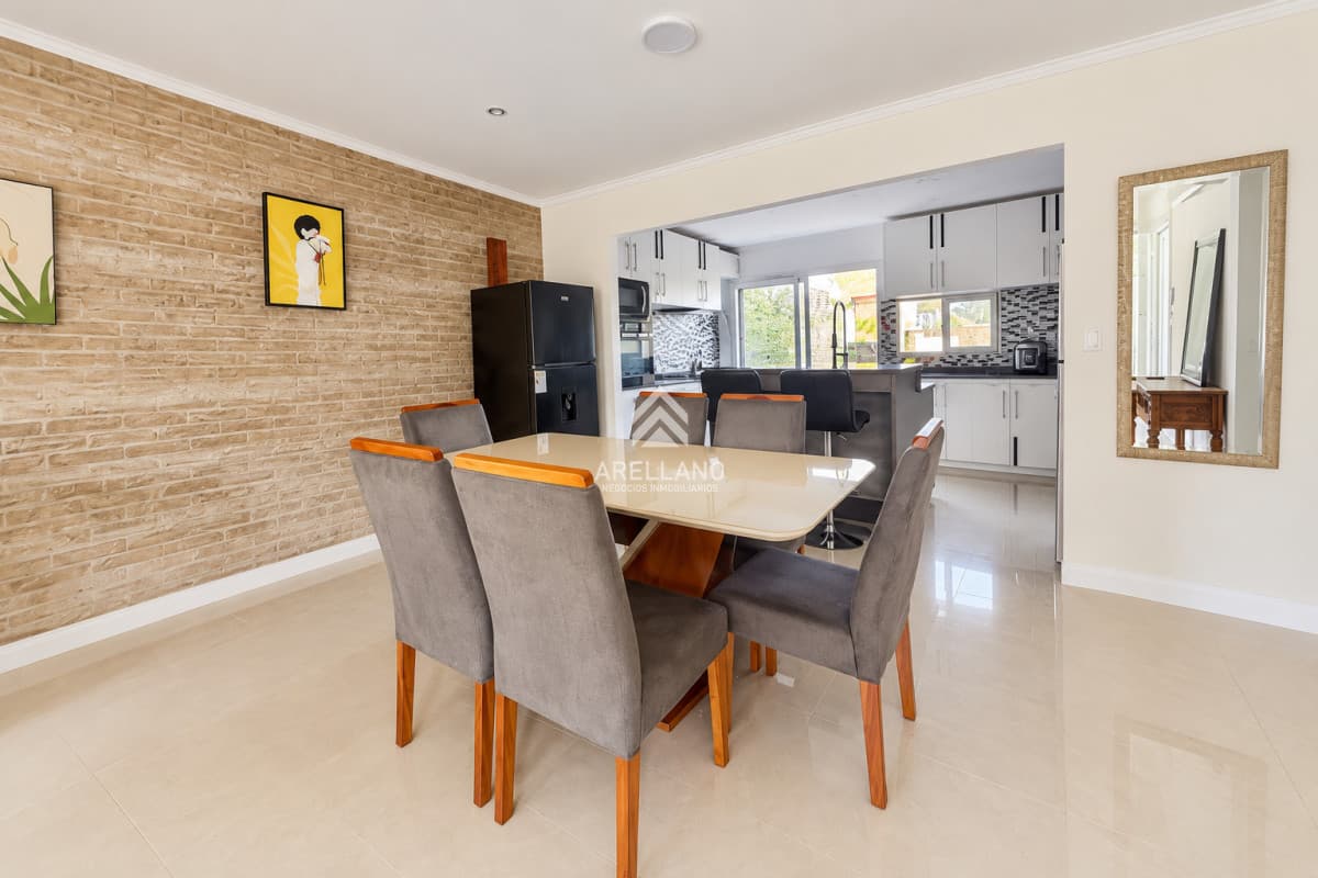 Casa ID.3899 - Venta casa 3 dormitorios en Parque Burnett