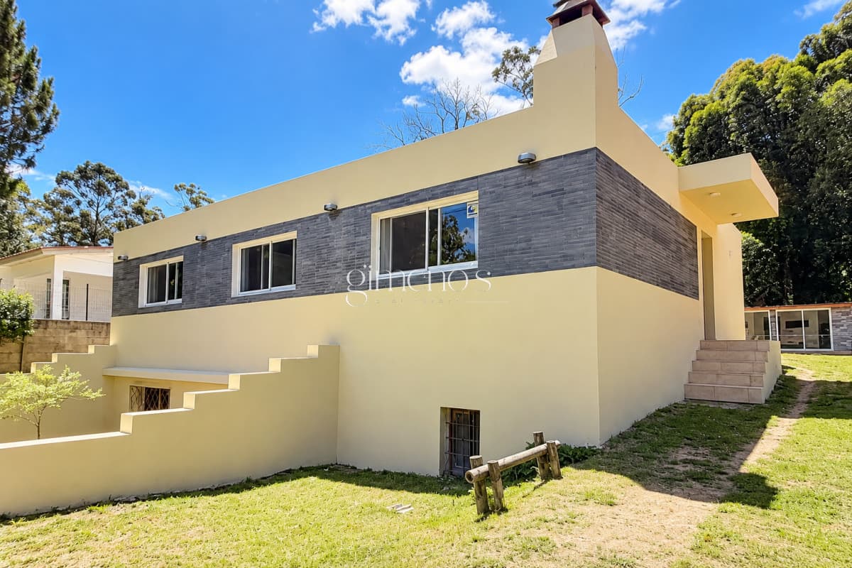 Casa Aguila Pinares  -