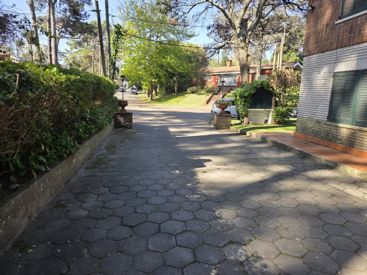 Apartamento ID.3004 - Amplio duplex -  a pocas cuadras de Roosevelt y de la Playa Mansa