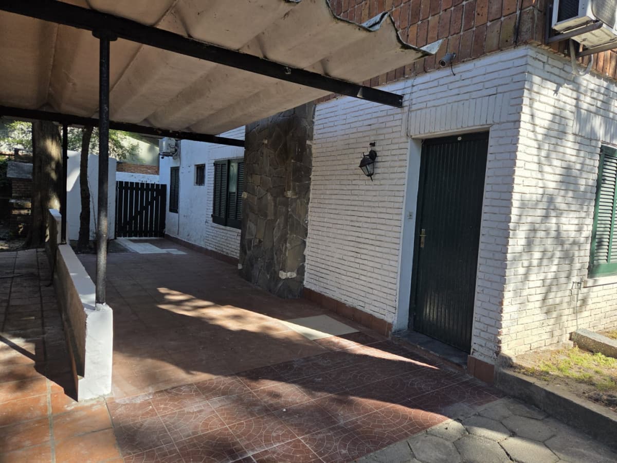 Apartamento ID.3004 - Amplio duplex -  a pocas cuadras de Roosevelt y de la Playa Mansa