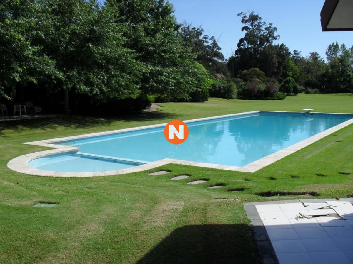 Casa de 12 dormitorios en alquiler punta del este