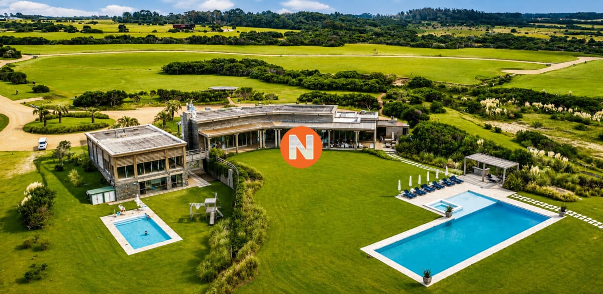 Exclusivo lote 233 de 2.452 m² en Las Garzas