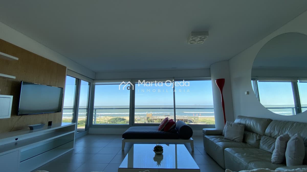 Apartamento ID.41600 - Exclusivo Apartamento de 2 dormitorios frente a Playa Brava Punta del Este