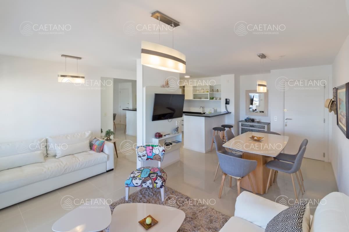 Hermoso Apartamento en torre Arenas del Mar 2