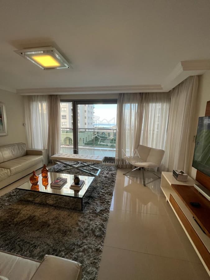 VENTA  Y ALQUILER DE MODERNO APARTAMENTO DE 3 SUITES EN BRAVA