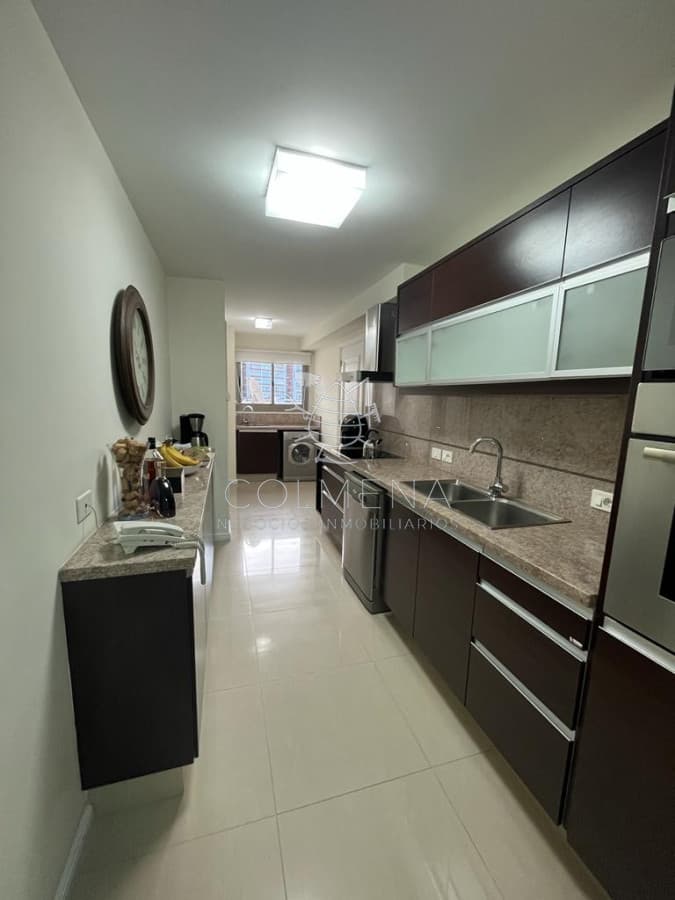 VENTA  Y ALQUILER DE MODERNO APARTAMENTO DE 3 SUITES EN BRAVA