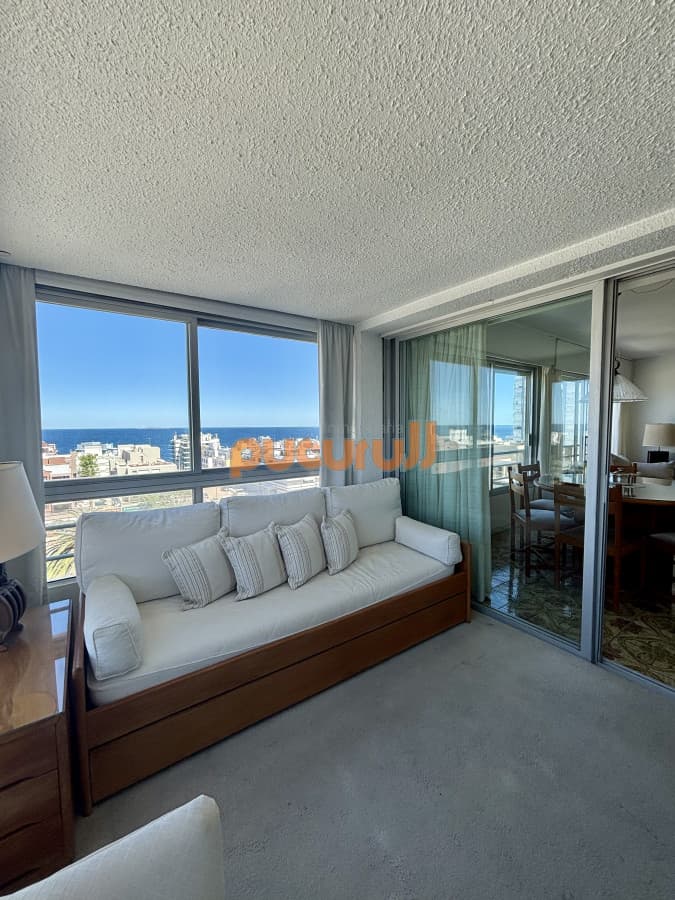 Apartamento en Venta y Alquiler, Peninsula, Punta del Este, 2 Dormitorios.