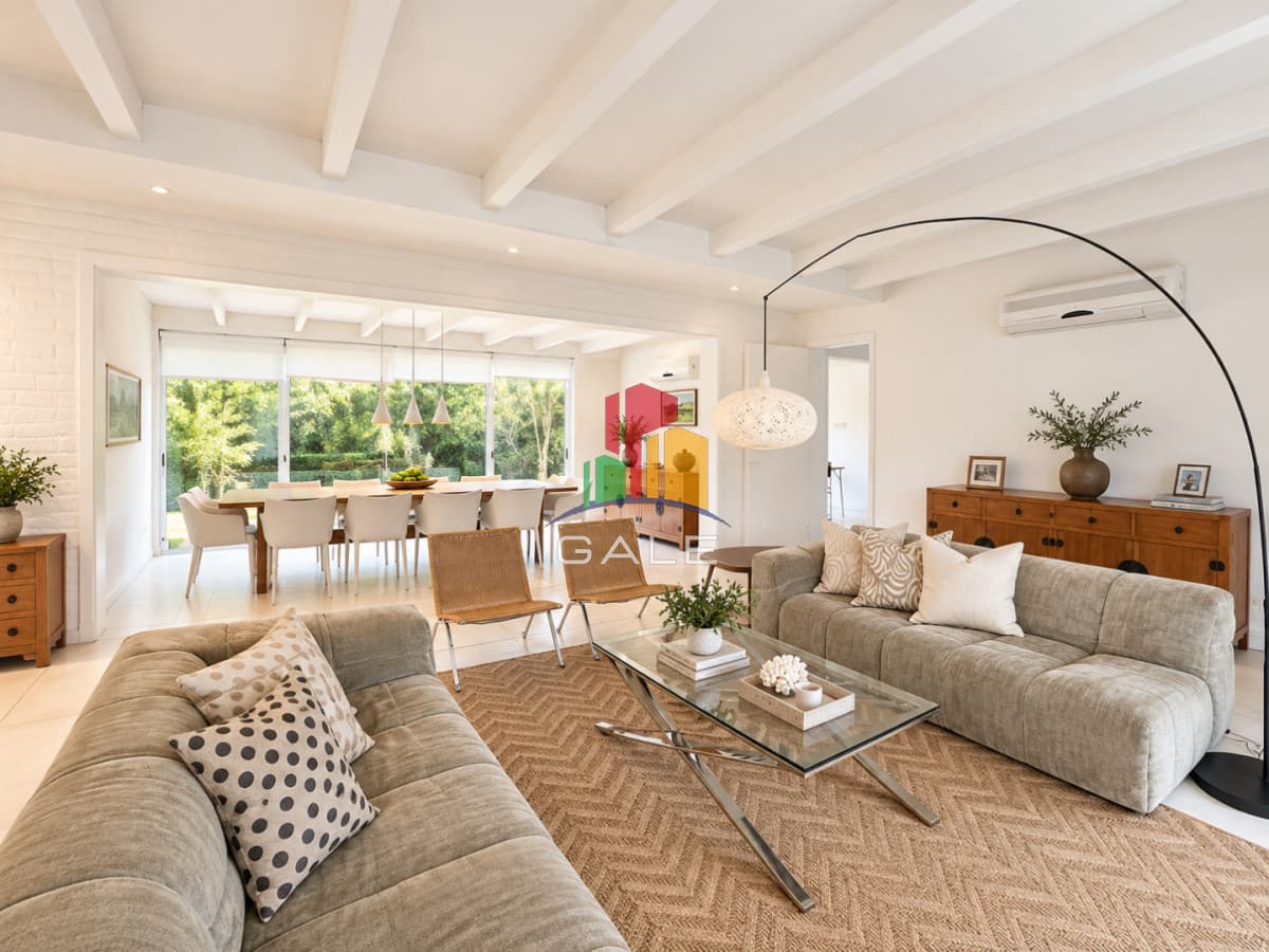 Gale Propiedades & Escribanía Casa ID.4537 - Casa en Venta y Alquiler, Laguna Blanca, La Barra, 4 Dormitorios.