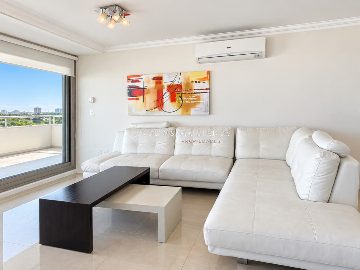 Apartamento dos dormitorios Punta del Este torre Imperiale.
