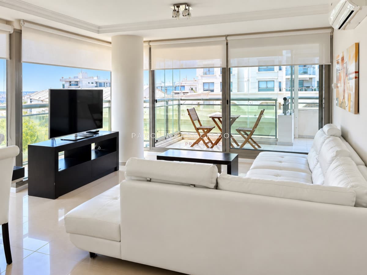 Apartamento dos dormitorios Punta del Este torre Imperiale.