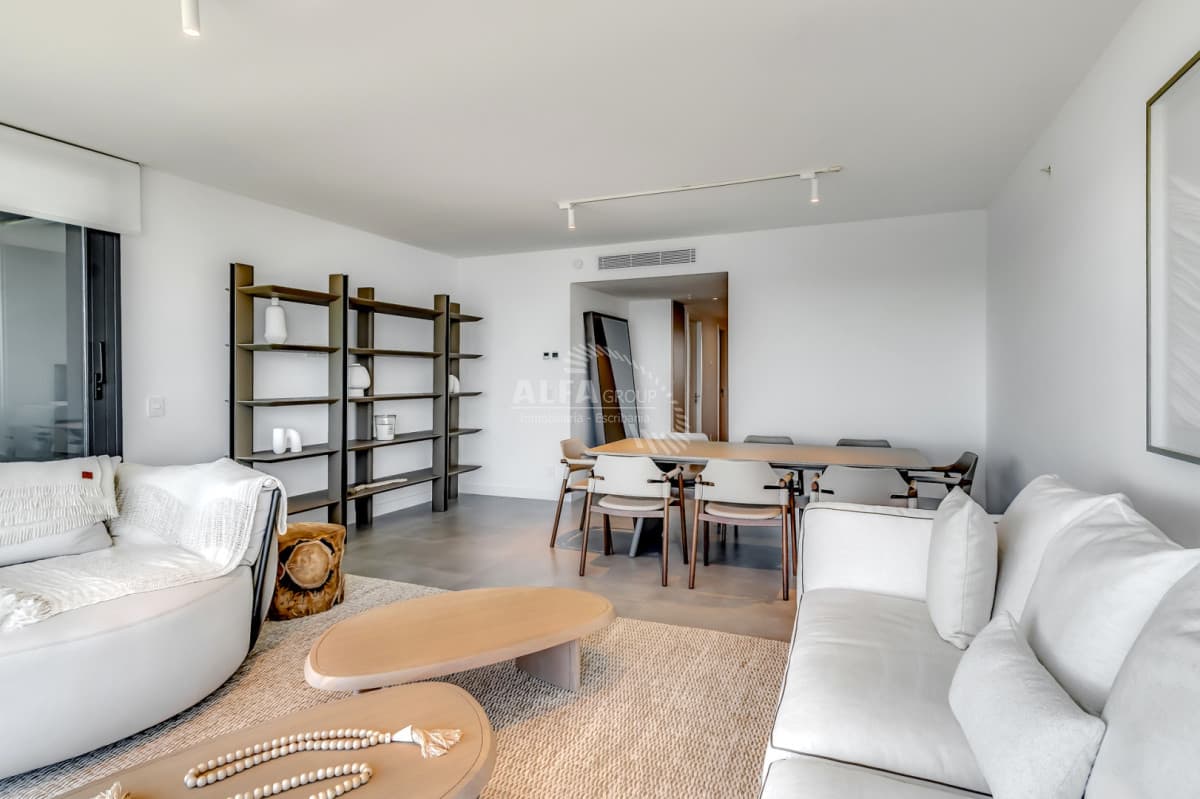 Ap. Punta del Este Mansa LUXURY. frente al mar 2 dorm