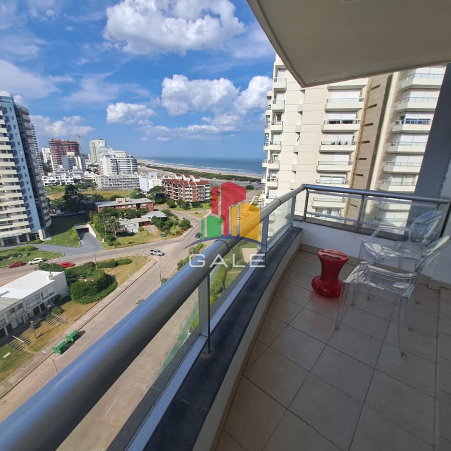Excelente apartamento con vistas a playa brava!  -