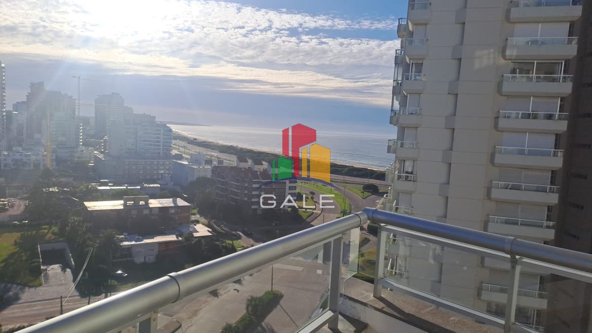 Excelente apartamento con vistas a playa brava!  -