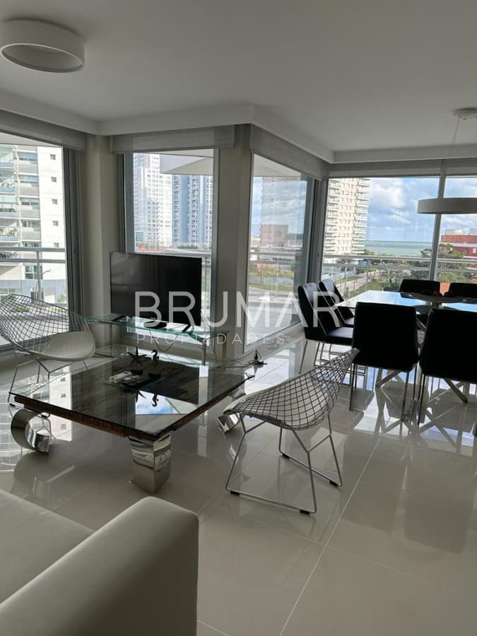 Venta Departamento Sunrise 3 dorm más dependencia de servicio