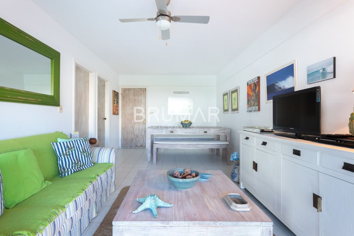 Apartamento en venta de 2 dormitorios en la Península de Punta del Este