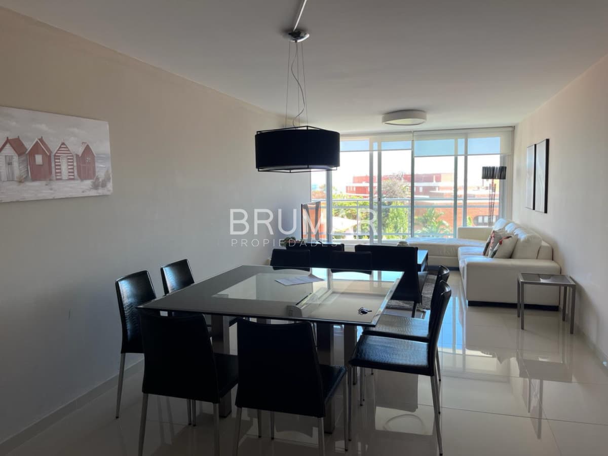 AlQUILER APTO 1 CUADRA DEL MAR  -