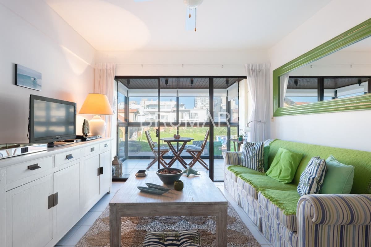 Apartamento en venta de 2 dormitorios en la Península de Punta del Este