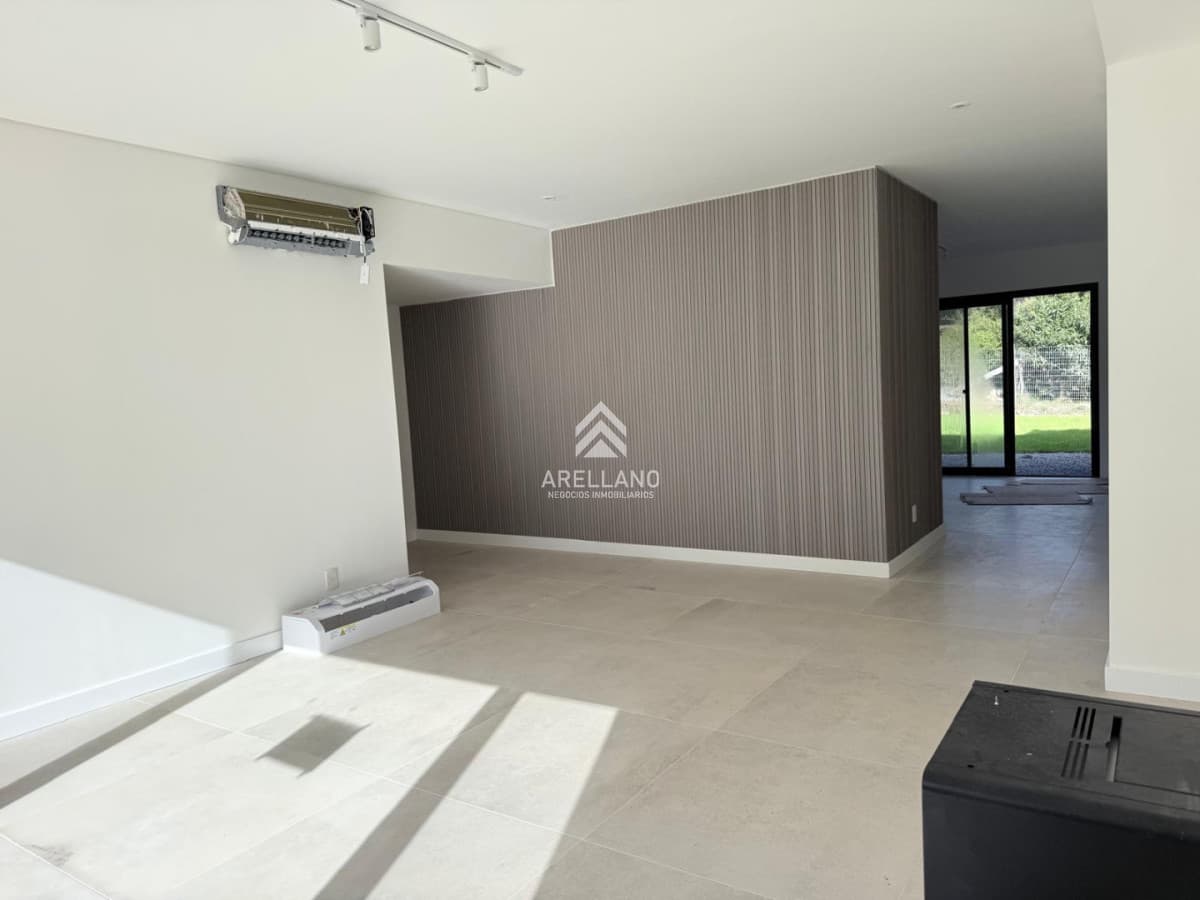 Casa ID.6830 - Casa venta Burnett 3 dormitorios