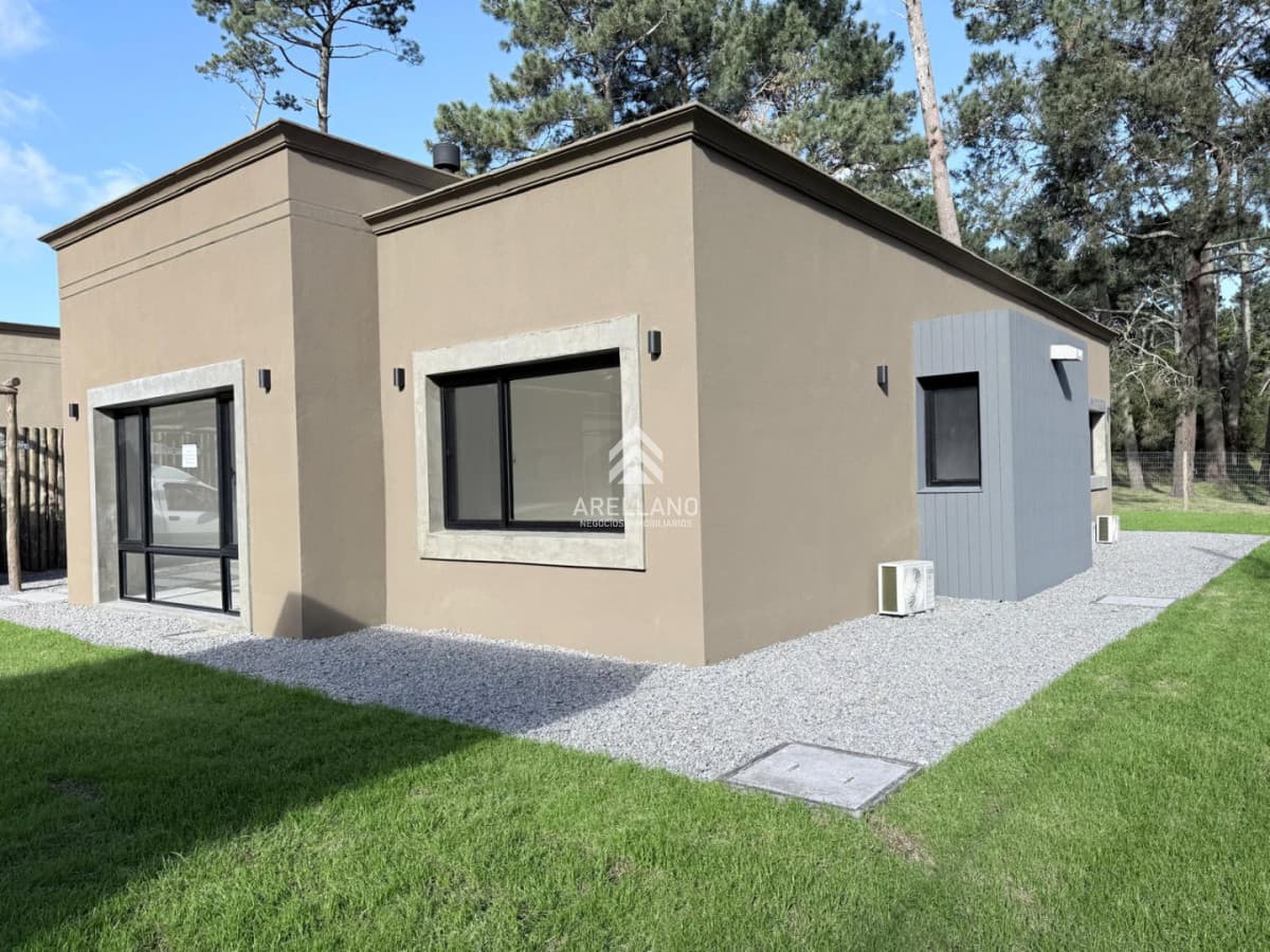 Casa ID.6830 - Casa venta Burnett 3 dormitorios