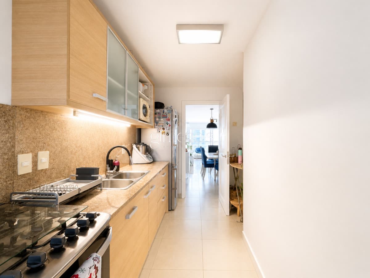 Apartamento de 2 Dormitorios en venta - Punta del Este - Torre Ocean Drive, Aidy Grill