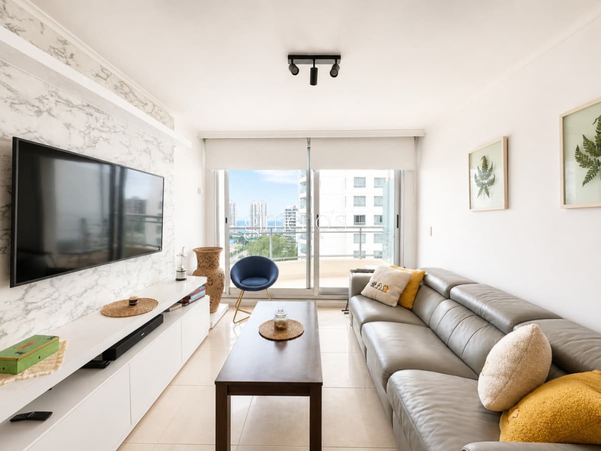 Apartamento de 2 Dormitorios en venta - Punta del Este - Torre Ocean Drive, Aidy Grill
